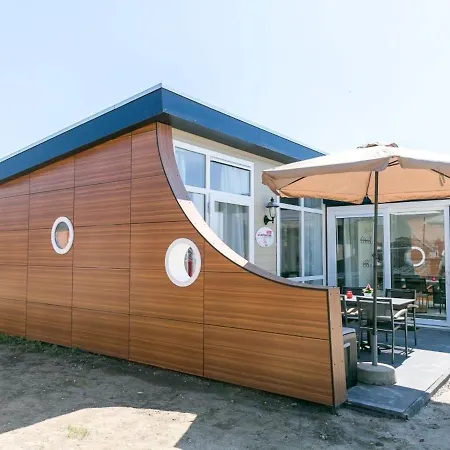 In Netherlands With Garden Terrace Holiday home 's-Gravenzande