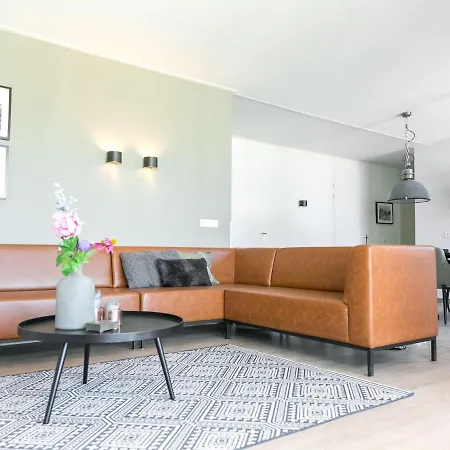Holiday home Modern With Conservatory 700 M From The 's-Gravenzande