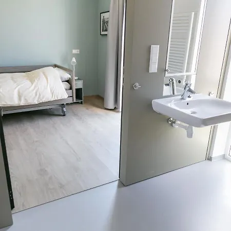 Holiday home In Netherlands With Garden Terrace 's-Gravenzande