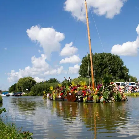In Netherlands With Garden Terrace * 's-Gravenzande